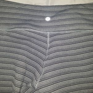 Lululemon striped 7/8th legging size 6